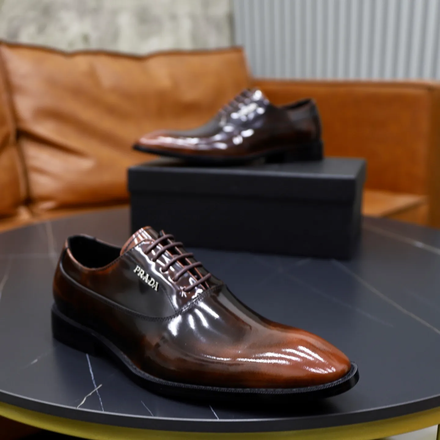 Ex-factory price: 540💰🙅‍♂️🙅‍♂️🙅‍♂️ Brand: PRADA Standard code: Men's code 38-44 (45 can be customized) Grade: Same style as the official website Original order quality Material: Original cowhide surface Comfortable cowhide lining Original outsole Style category: Men's fashionable casual leather shoes Distinguished big-name luxury elements Top luxury Color: actual picture color